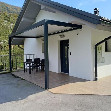 Apartmaji Silva Slap ob Idrijci ภายนอก รูปภาพ