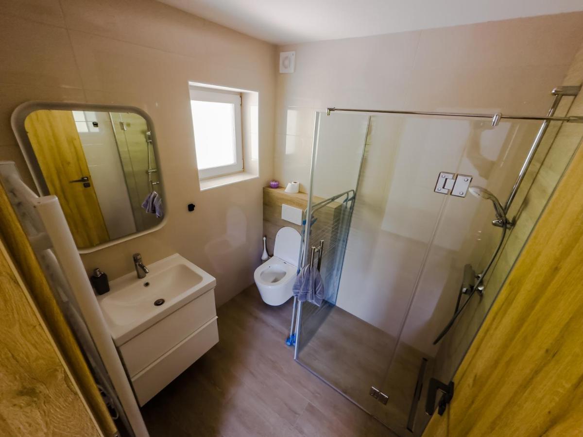 Apartmaji Silva Slap ob Idrijci ภายนอก รูปภาพ