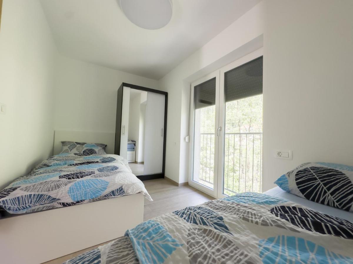 Apartmaji Silva Slap ob Idrijci ภายนอก รูปภาพ